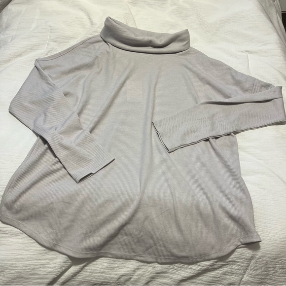 NWT a new day | turtleneck top - Picture 1 of 3